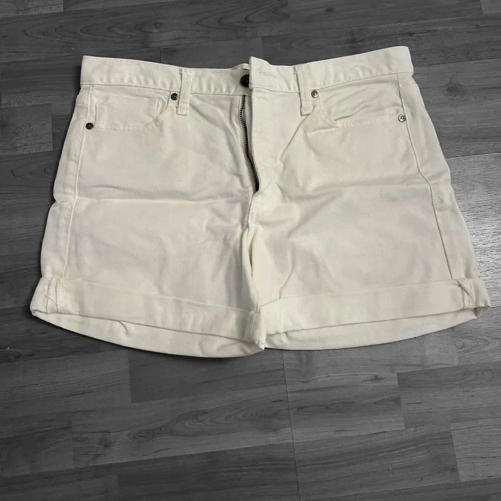 Calvin Klein White Denim Jean Shorts Size 8